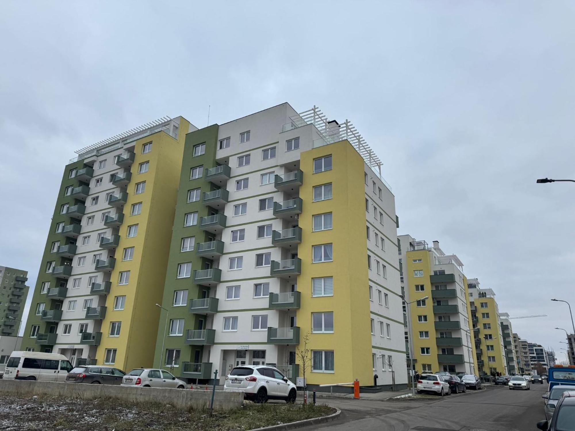 Coresi Mall Area Studios & Apartments By Glam Брашов Экстерьер фото